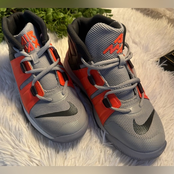 Nike - Picture 1 of 5